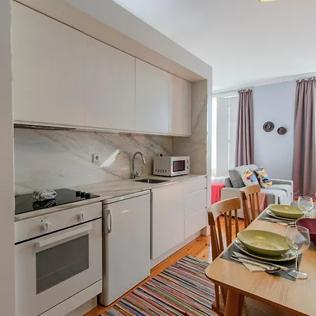Life By Lovelystay Apartament